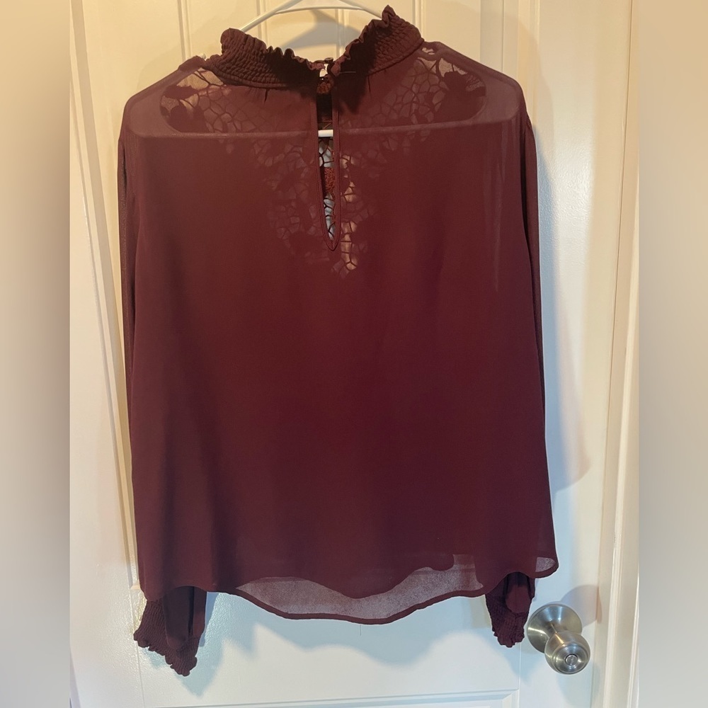 ASTR THE LABEL Women's Claire Embroidered Woven Blouse Wine Color Sz M Long Sl - Picture 9 of 10